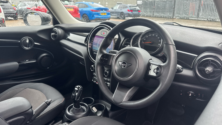 MINI Hatchback 1.5 Cooper Classic 3dr Auto Petrol Hatchback